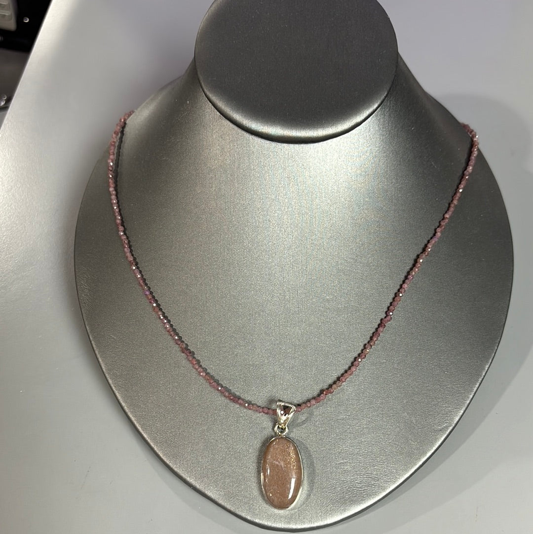 OVAL SHIMMER SEMI PRECIOUS NECKLACE