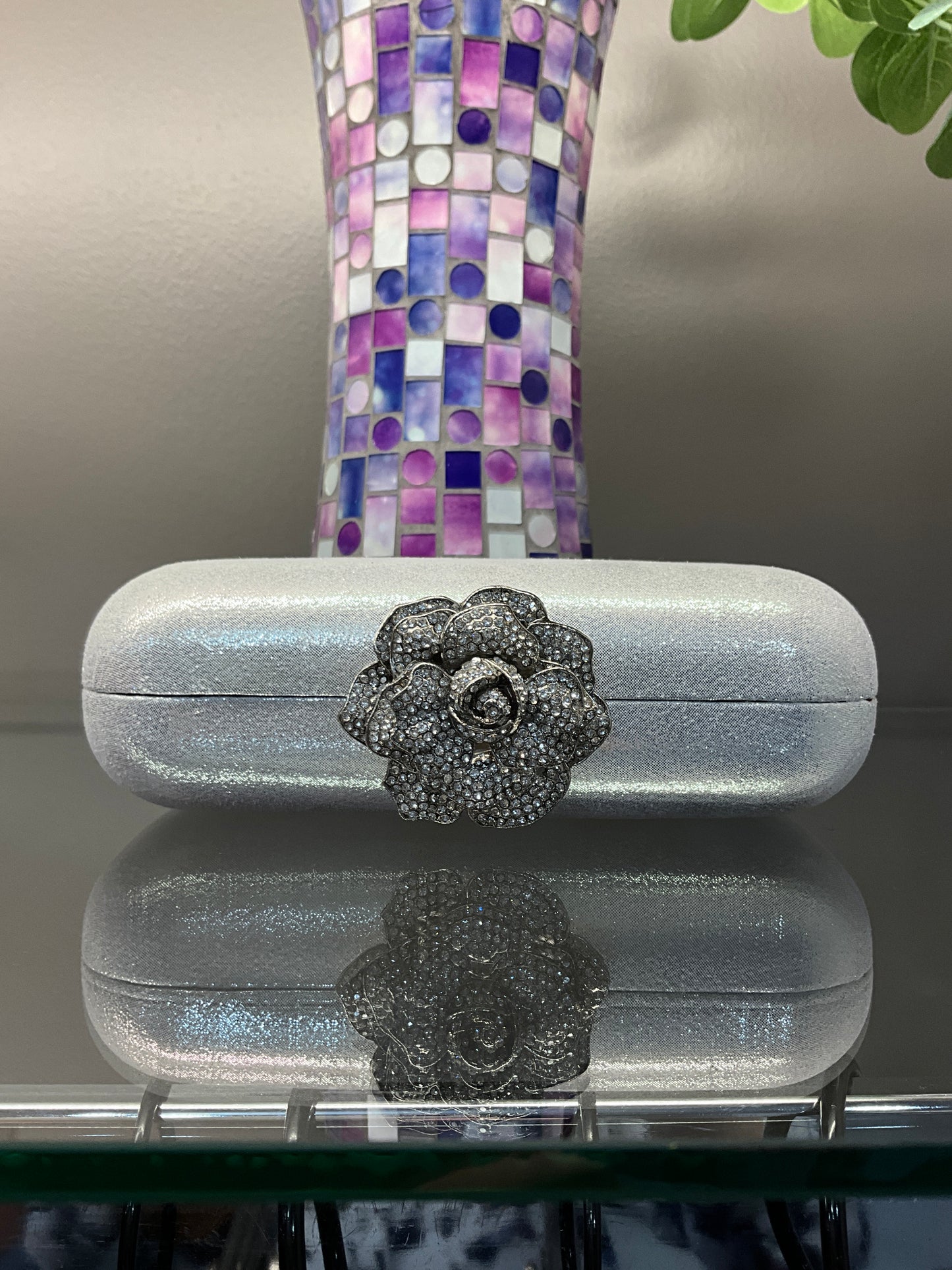 SPARKLE CLUTCH