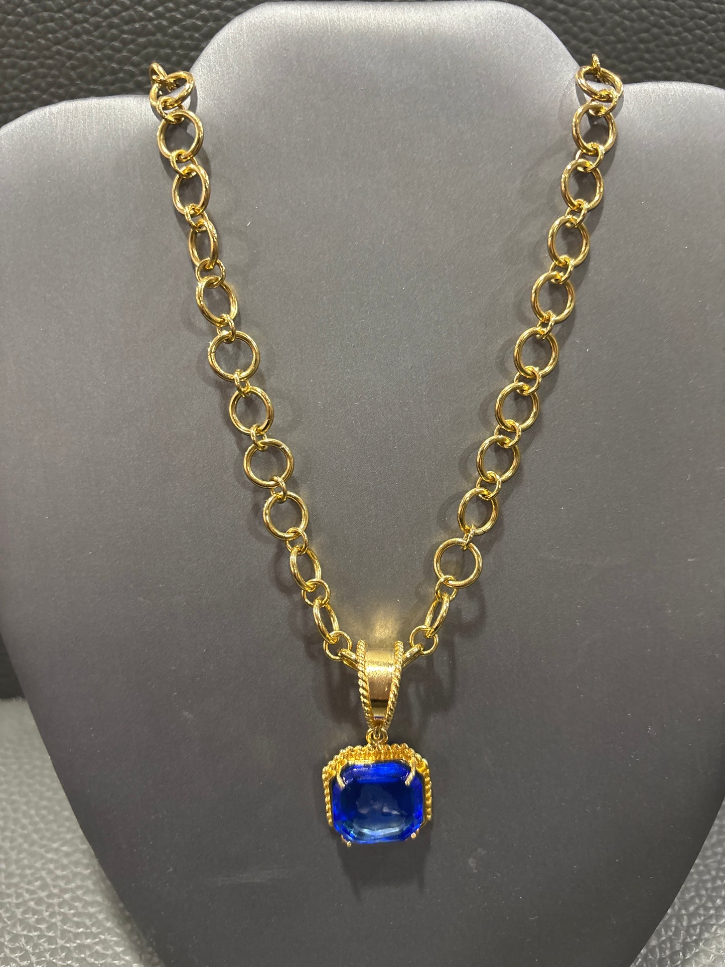 MURANO GLASS NECKLACE