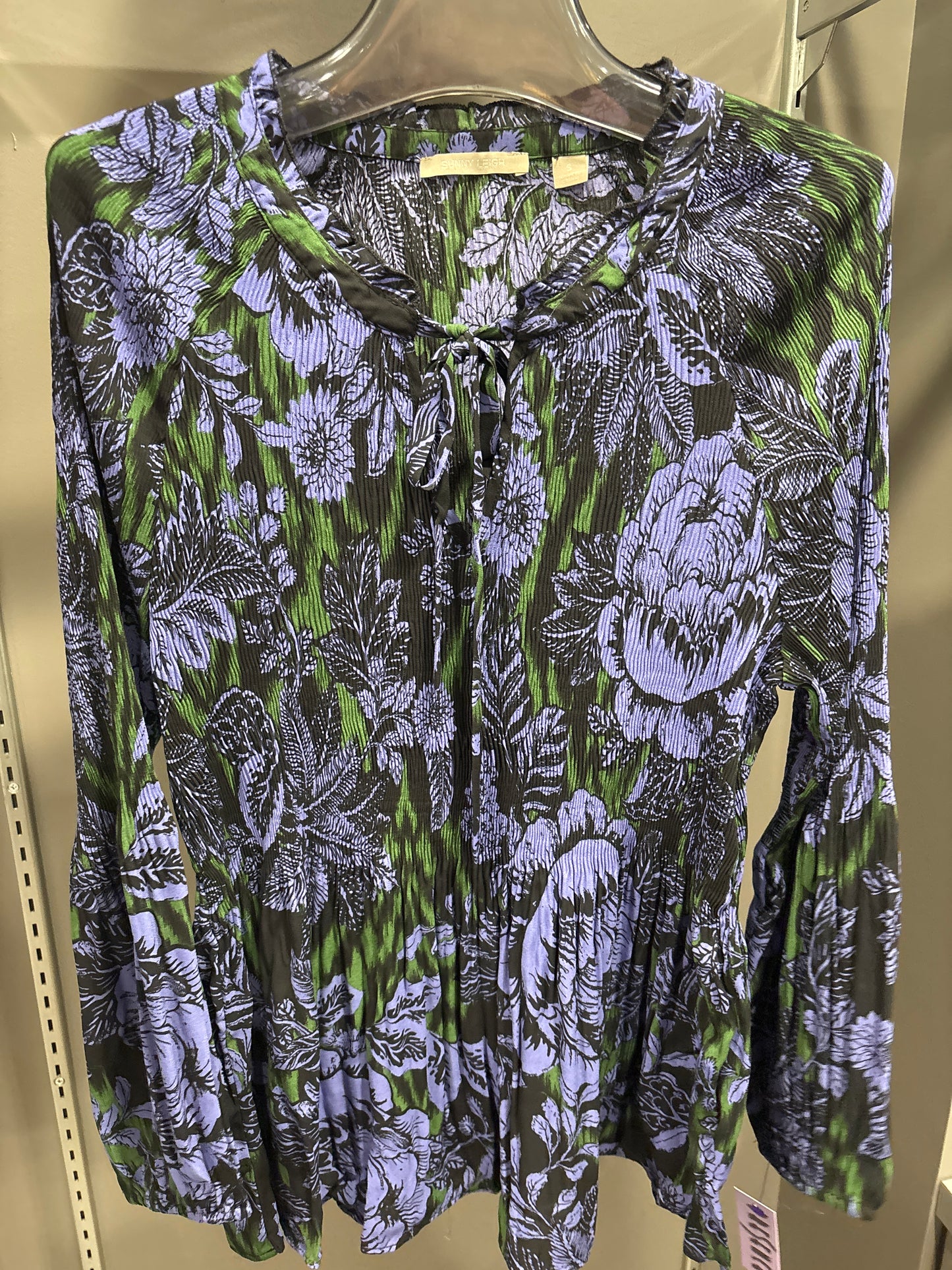 TEXTURED FLORAL BLOUSE