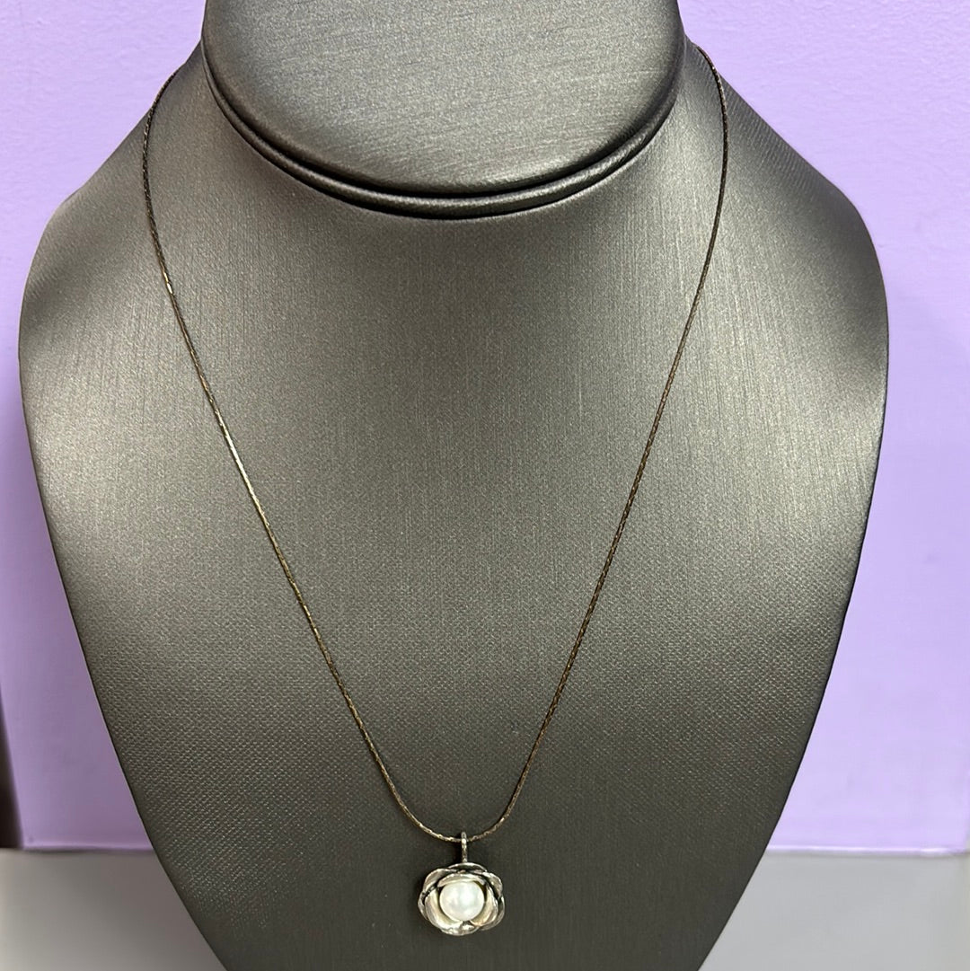 STERLING SILVER FLORAL PEARL NECKLACE
