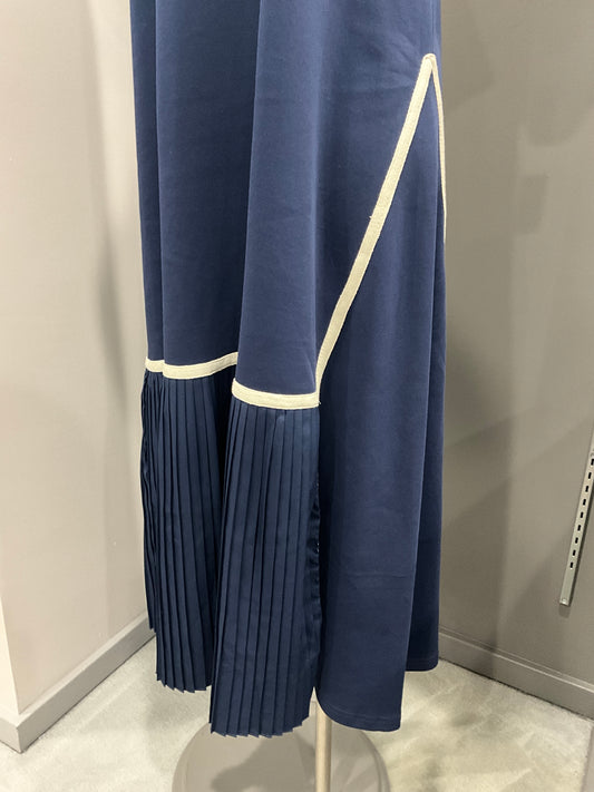 PLEATED SPORTY DRESS