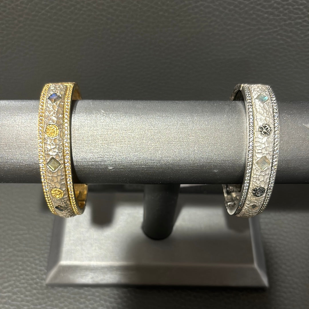 PARADISE CRYSTAL HINGE BRACELET