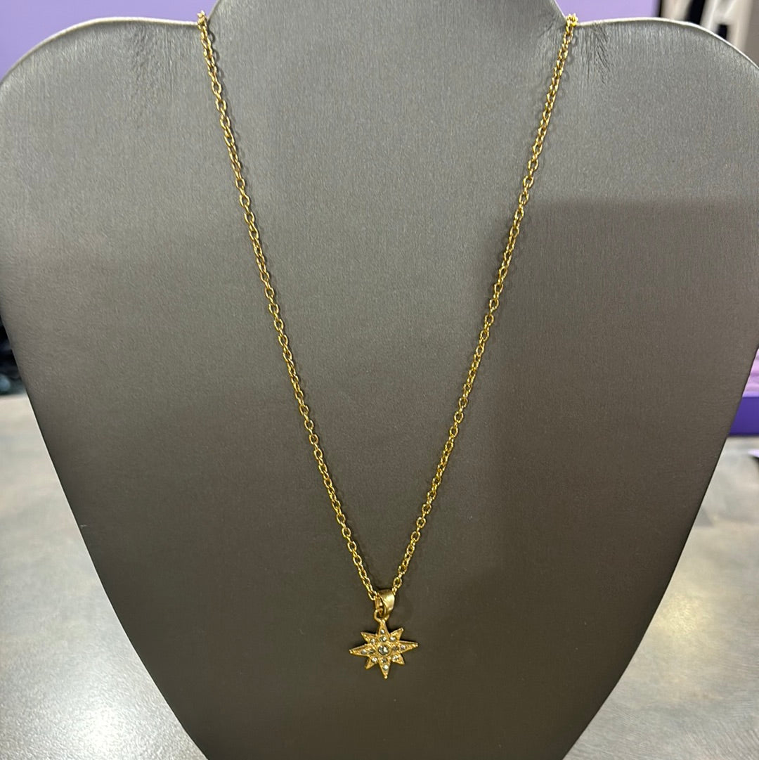 STAR PENDANT NECKLACE
