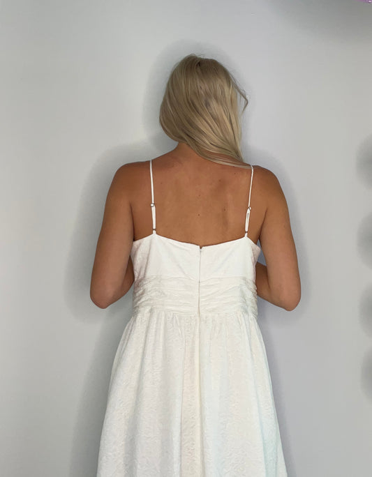 ITALIAN FABRIC WHITE RUFFLE DRESS
