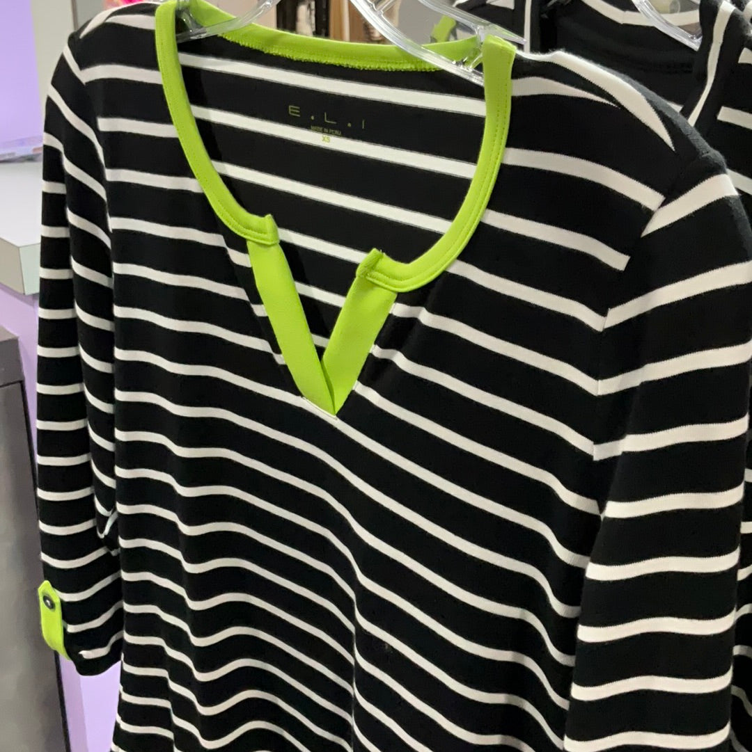 SPLIT NECK TOP