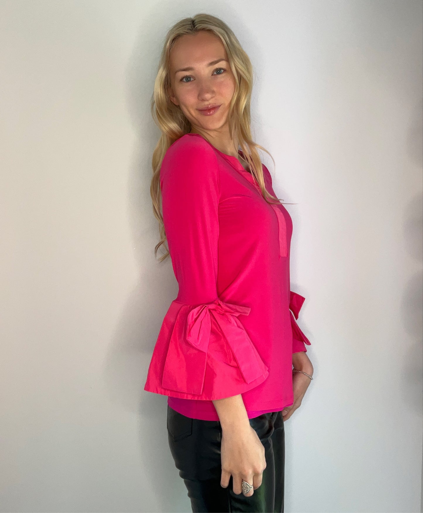 BOW SLEEVE TOP