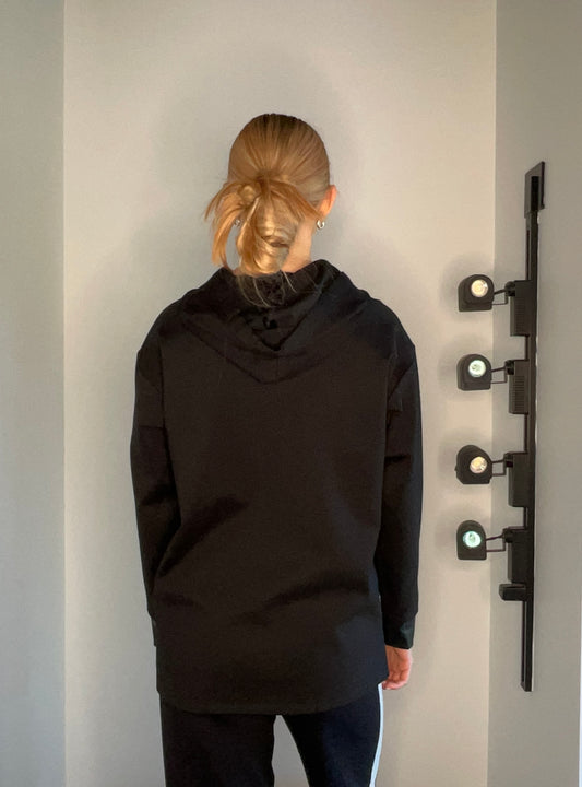 ZIPPERED SWEATSHIRT TOP WITH HOOD