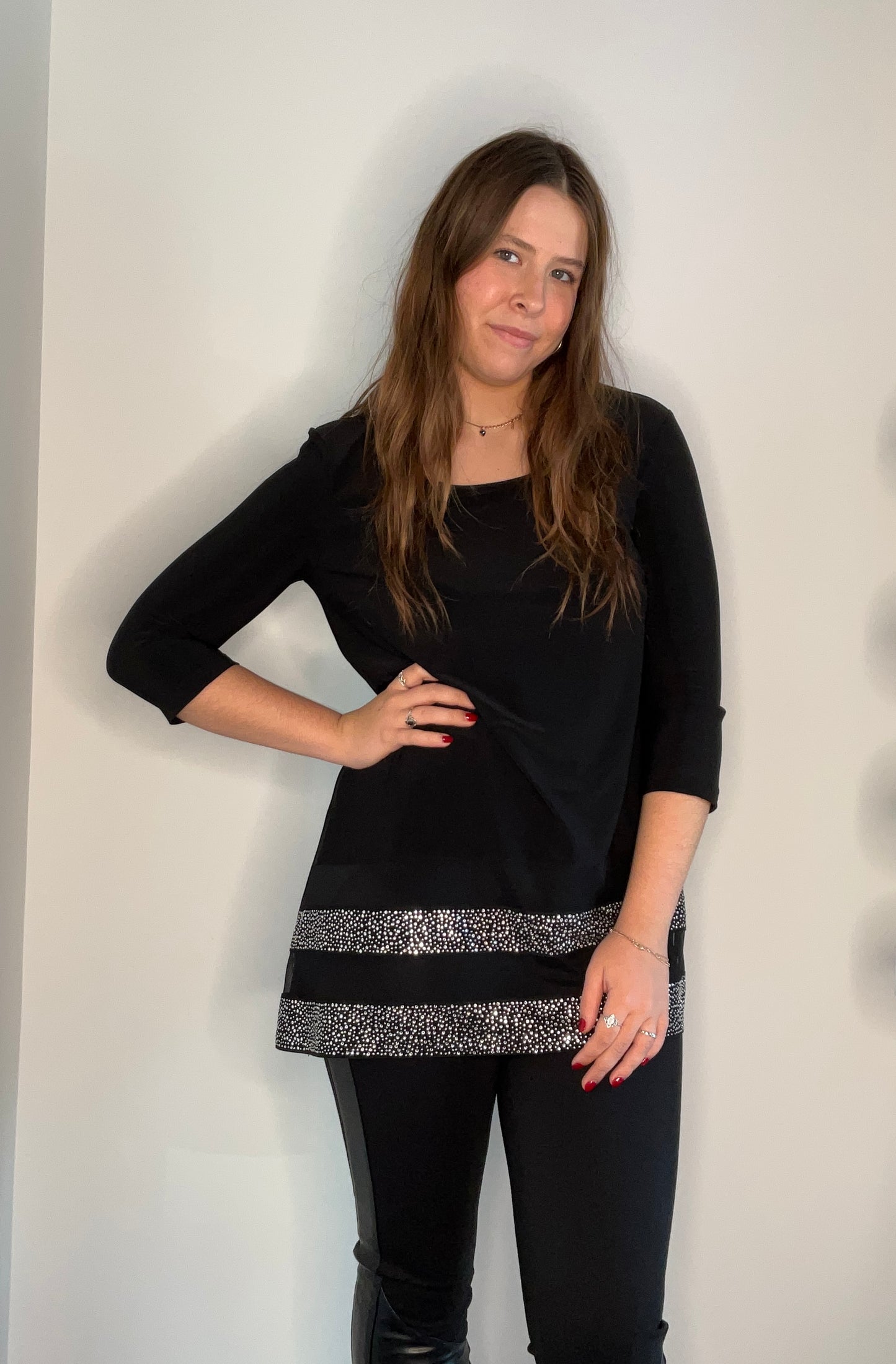 ASYMMETRICAL CRYSTAL TOP