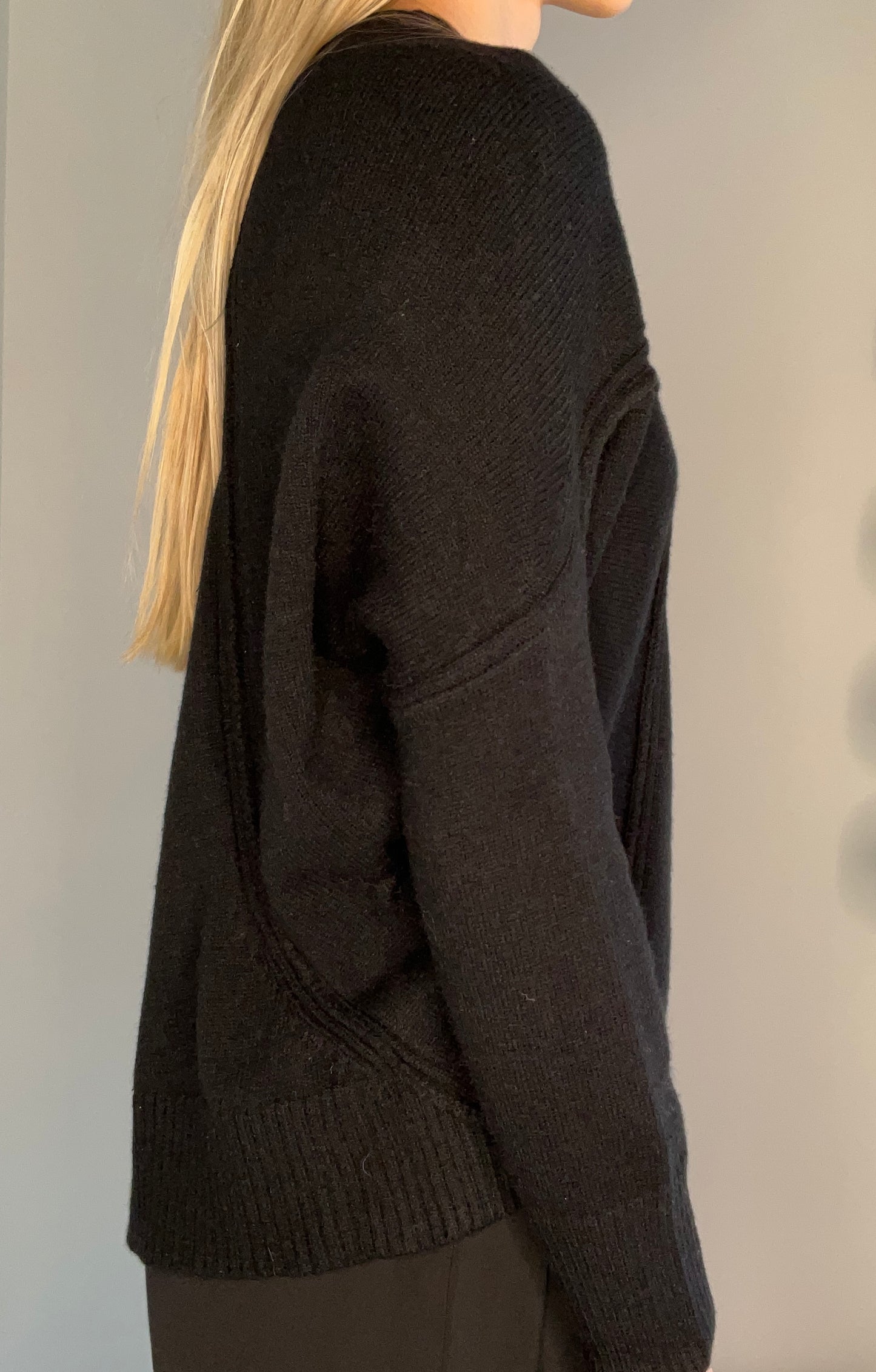 BLACK ASYMMETRICAL COZY SWEATER