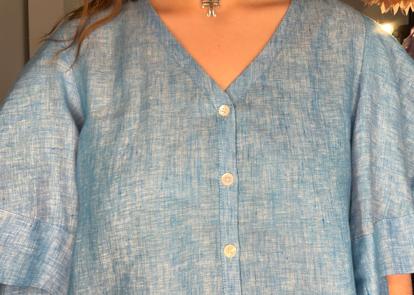 LINEN FLUTTER SLEEVE TOP