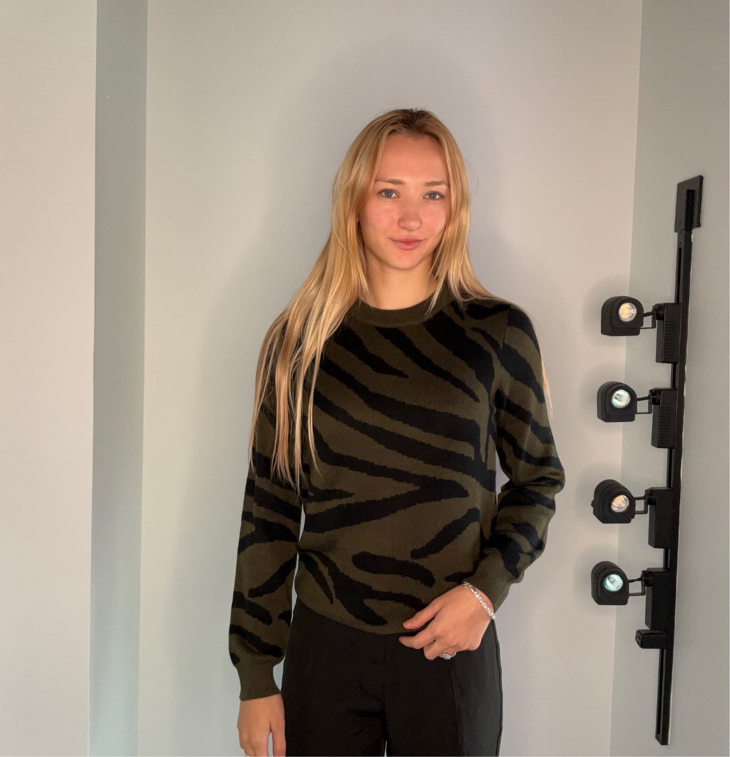 ZEBRA SWEATER
