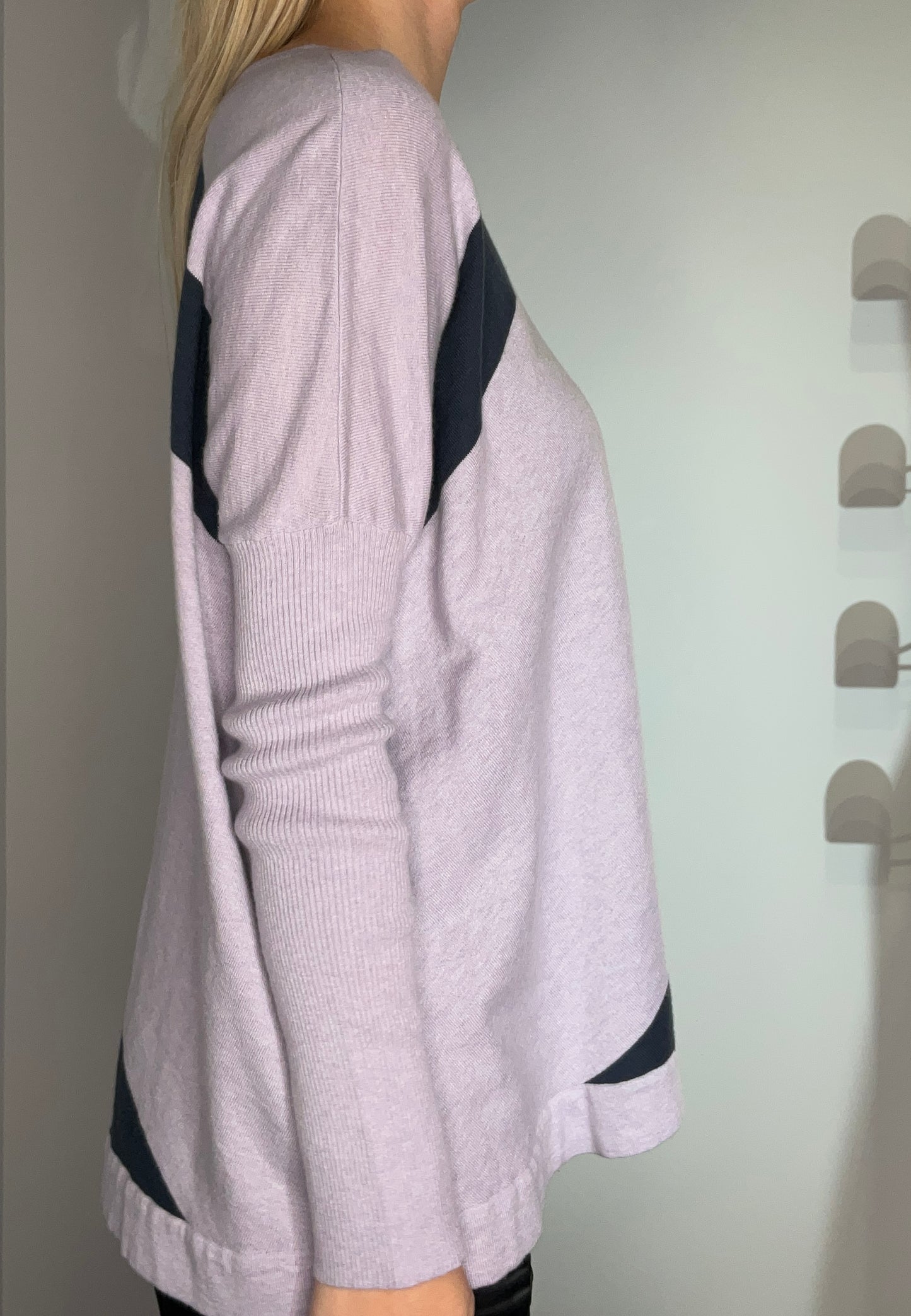 COLOR BLOCK SWEATER