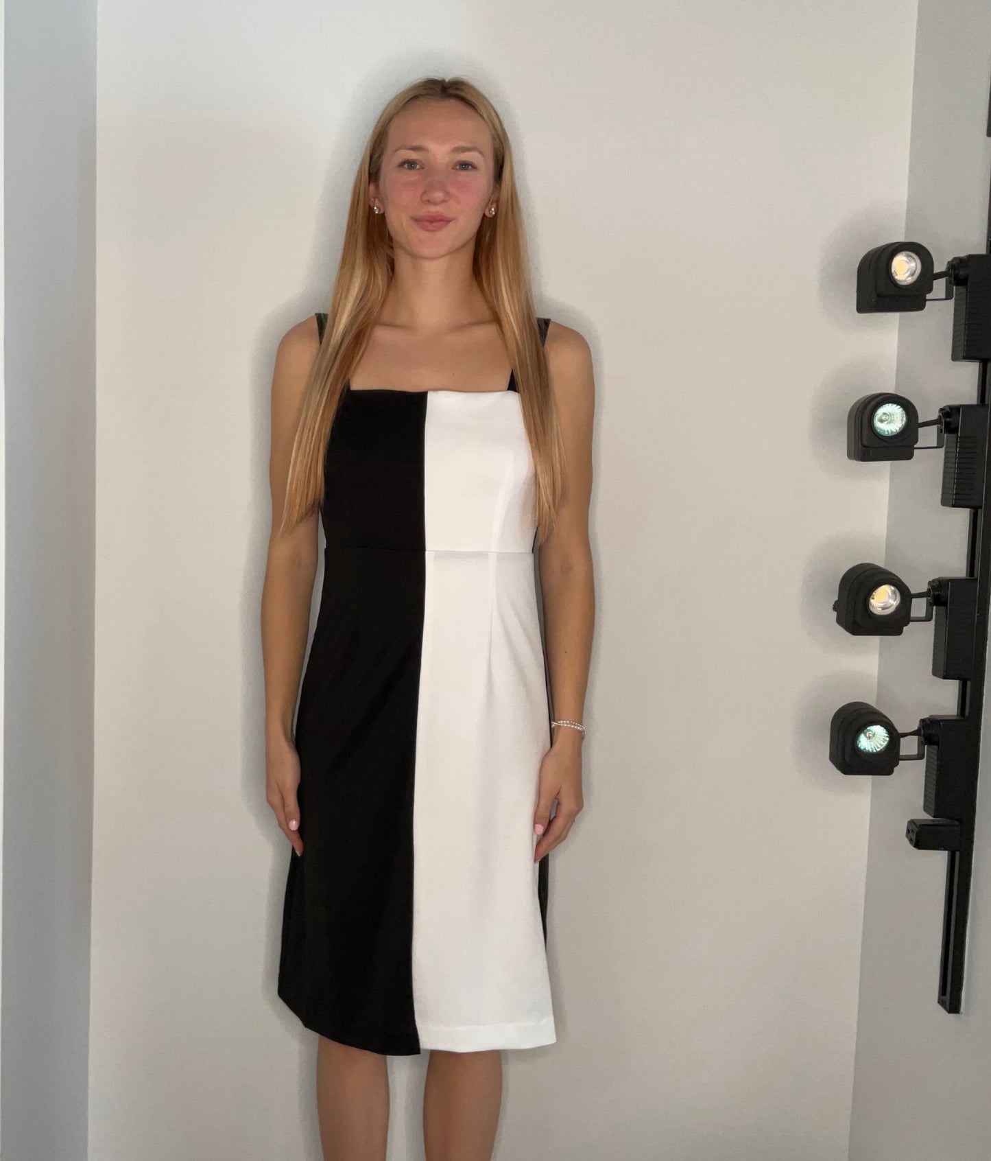 BLACK AND WHITE DRESS