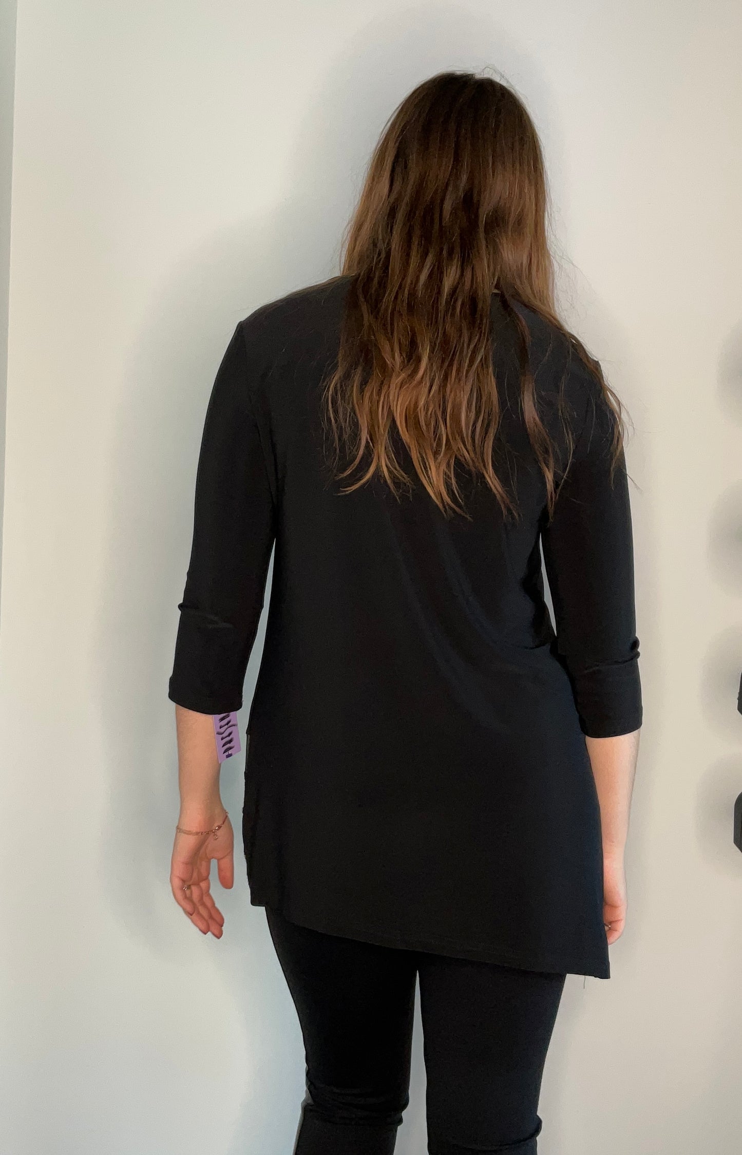 ASYMMETRICAL CRYSTAL TOP