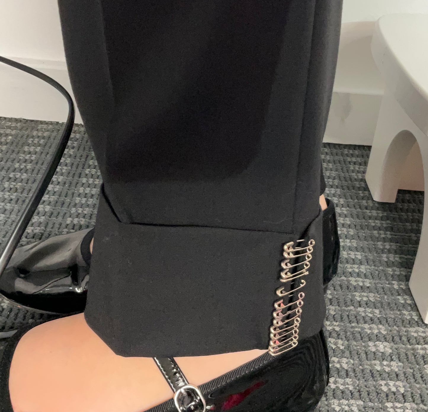 PANT W/SAFETY PIN DETAIL