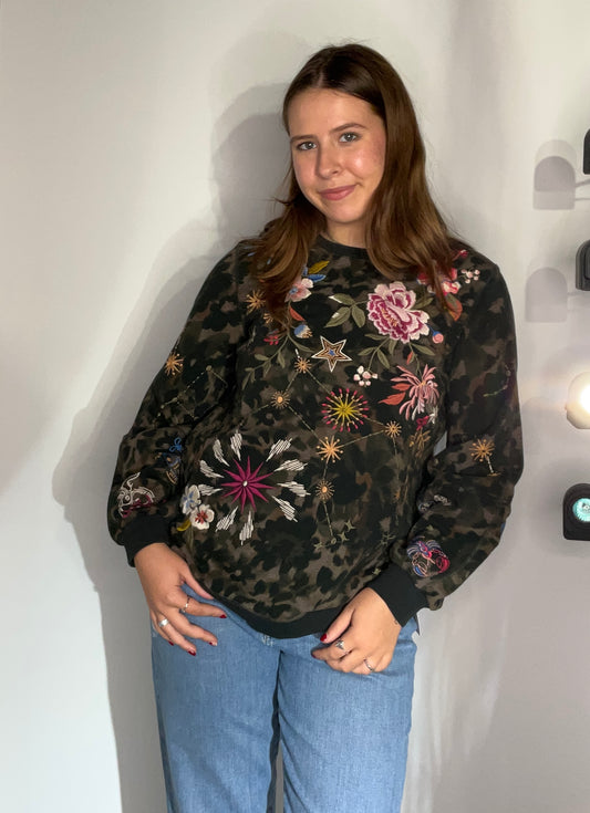 CELESTIN SIDE SLIT SWEATSHIRT
