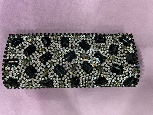 LG STONES THROUGHOUT