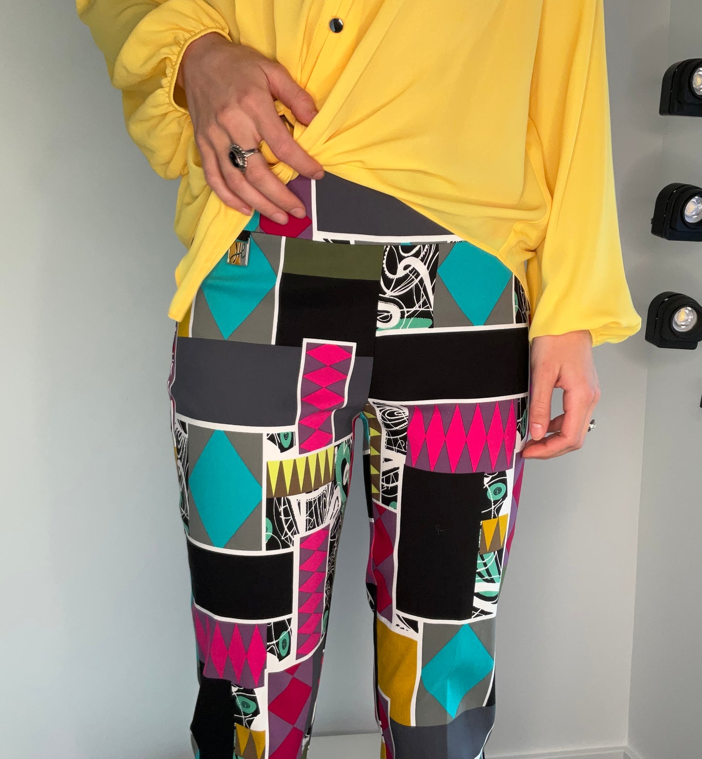 MULTI GEOMETRIC CAPRI PANT