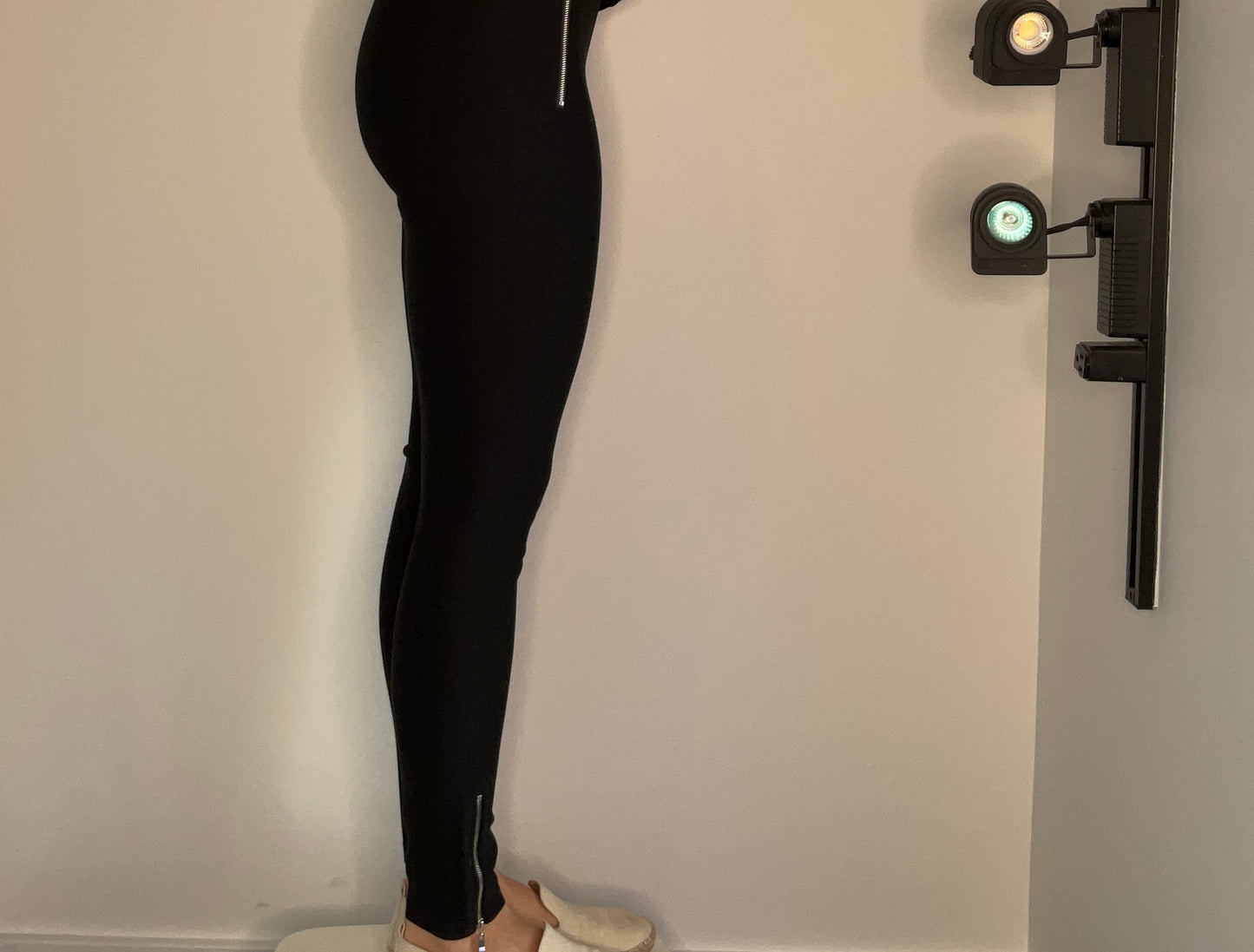ZIPPER DETAIL KNIT PANT