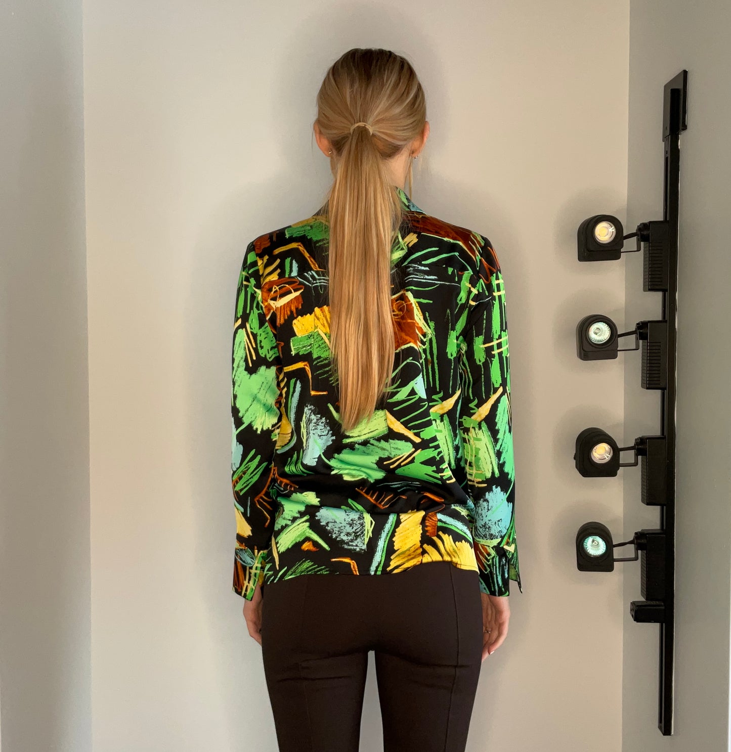 BRUSH STROKE ABSTRACT BLOUSE