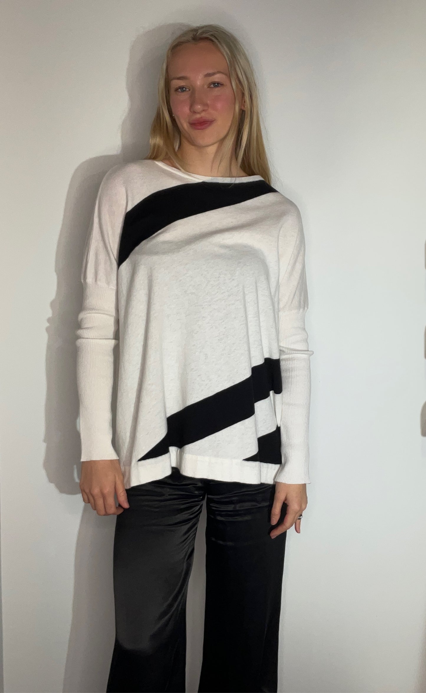 COLOR BLOCK SWEATER