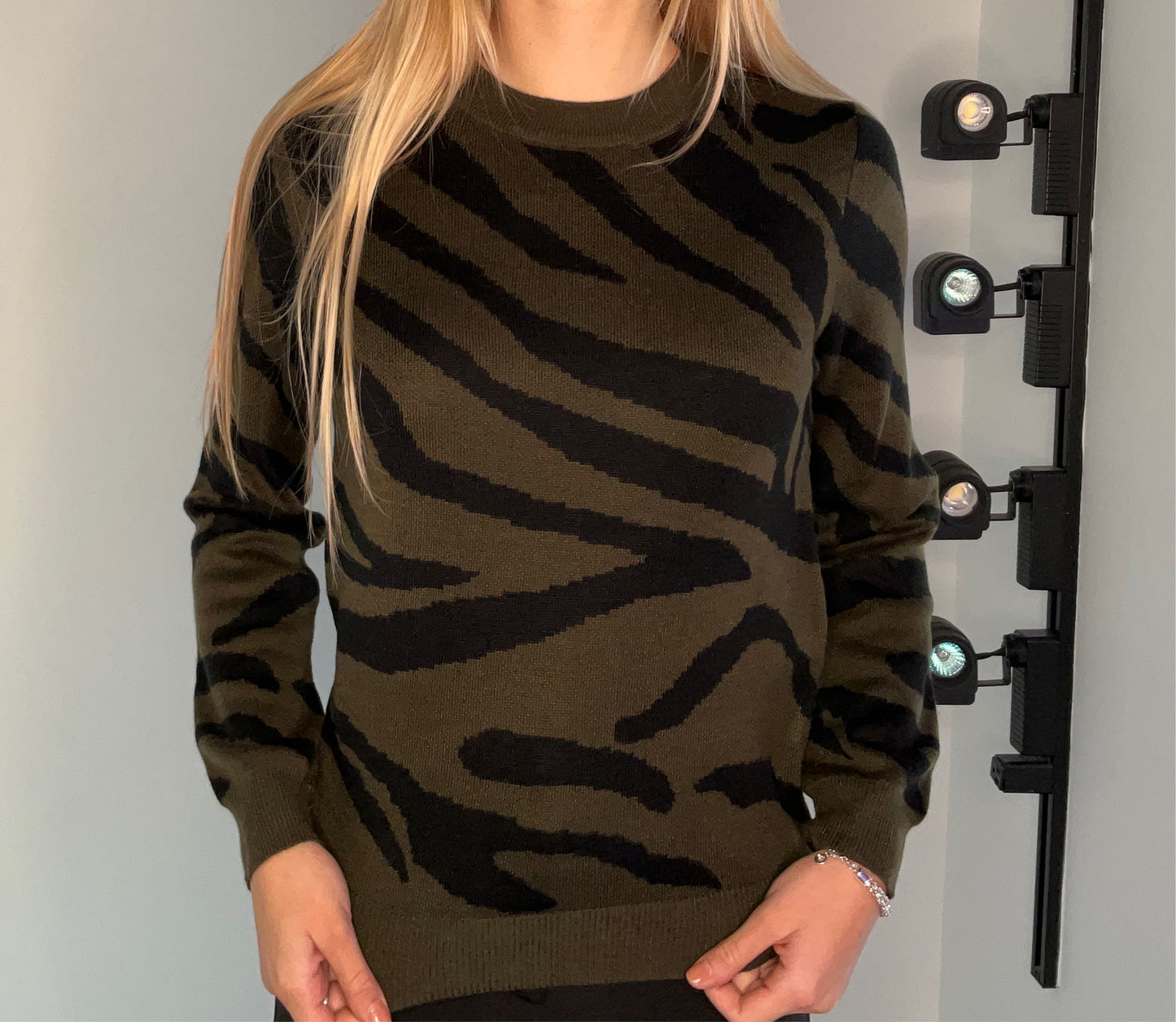 ZEBRA SWEATER