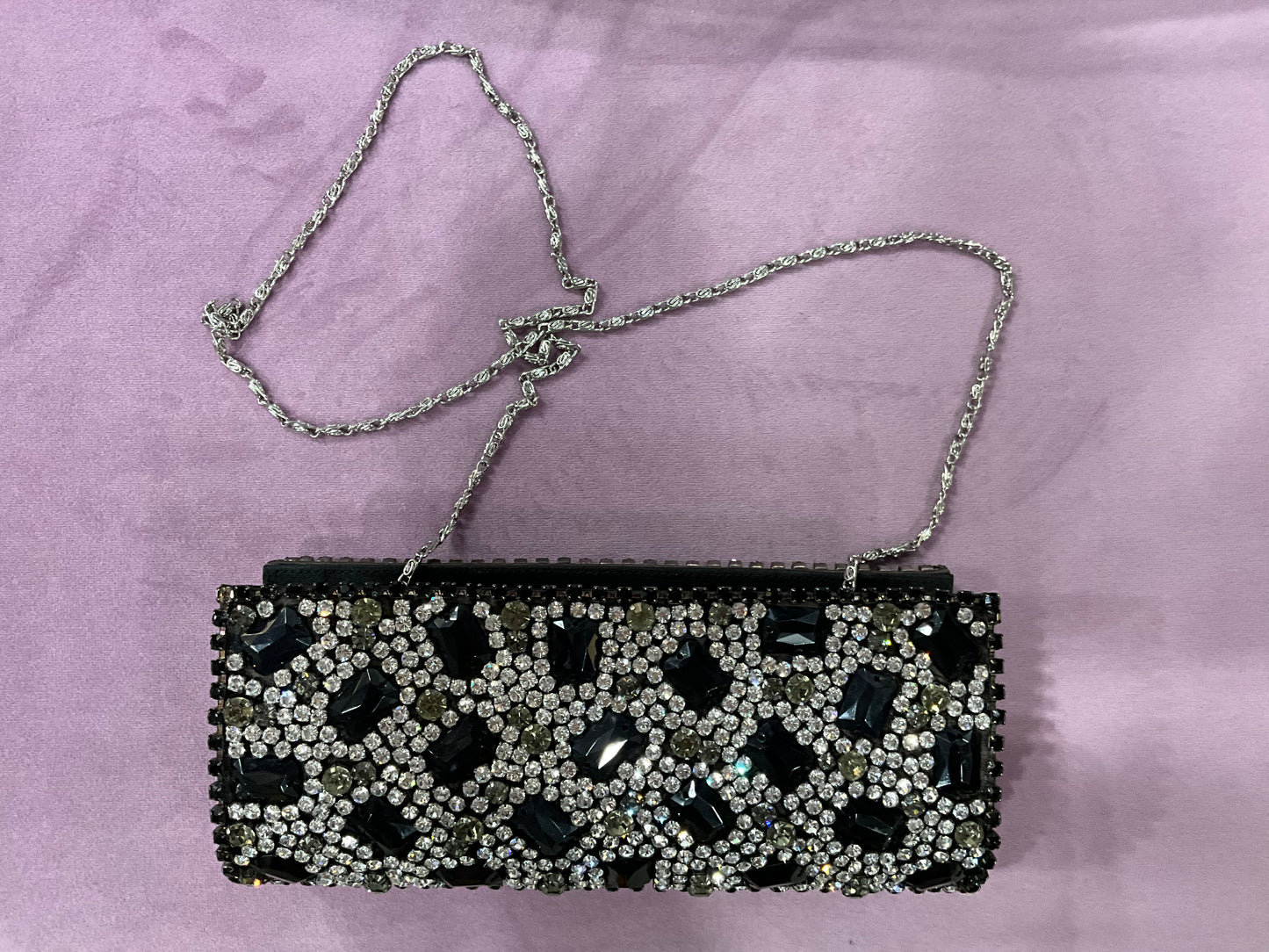 LG STONES THROUGHOUT