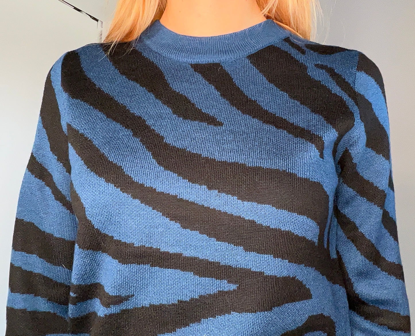 ZEBRA SWEATER