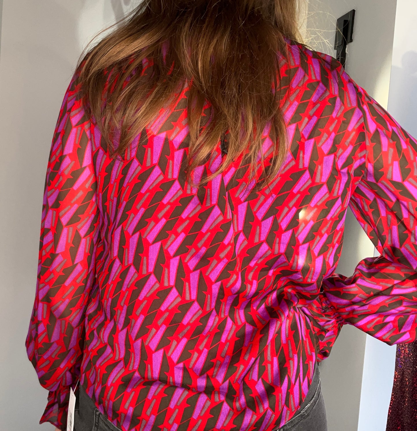 GEOMETRIC CHIFFON BLOUSE