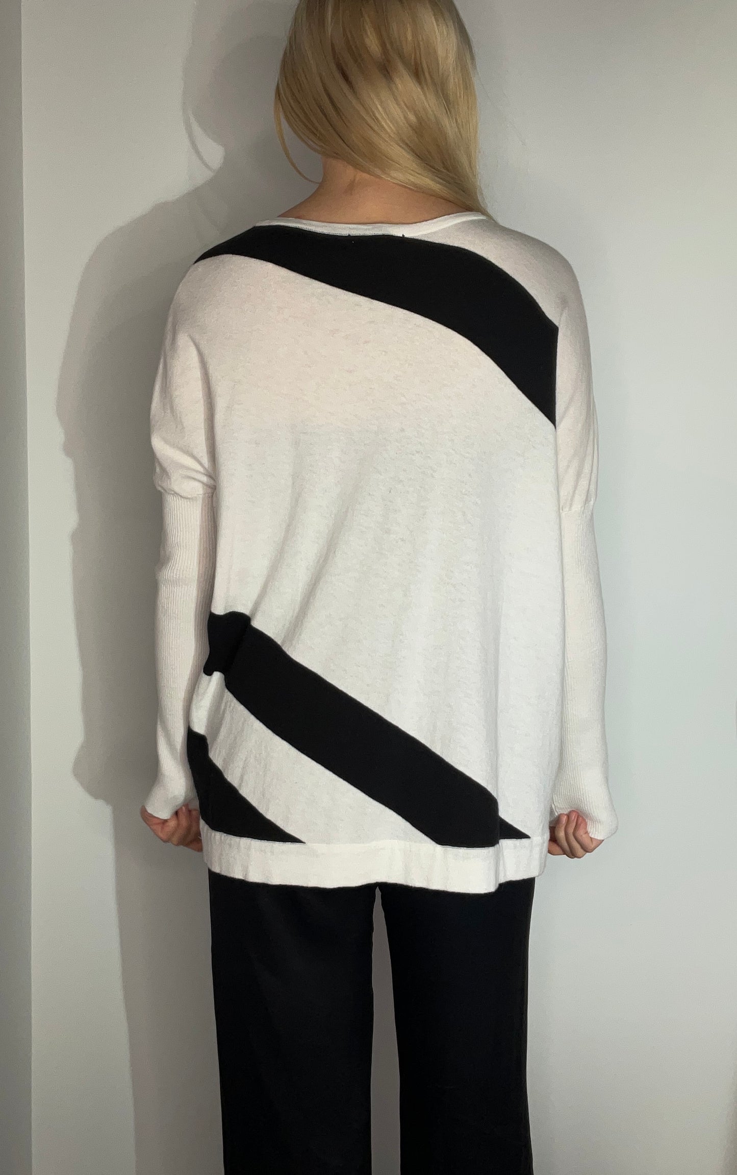 COLOR BLOCK SWEATER