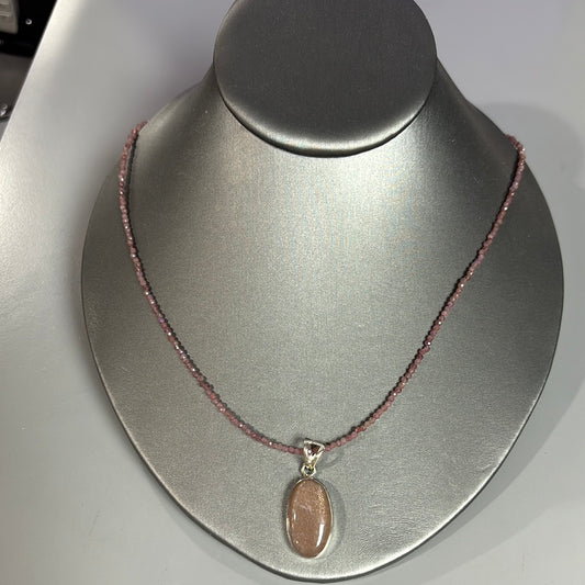 OVAL SHIMMER SEMI PRECIOUS NECKLACE