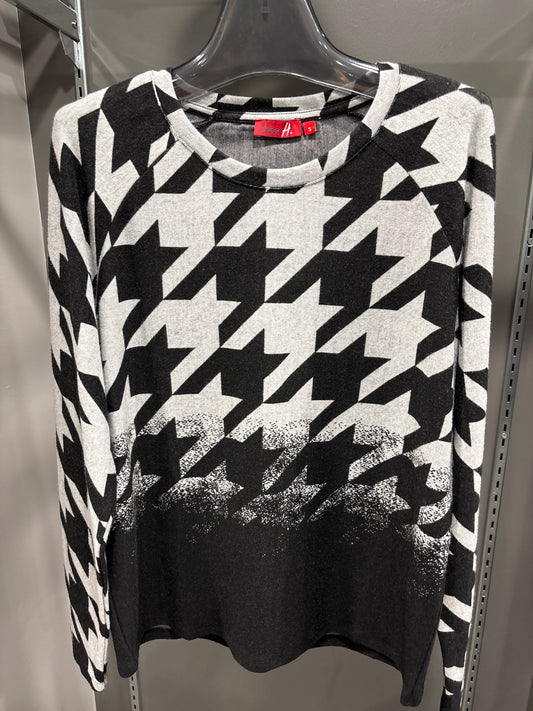 HOUNDSTOOTH TOP