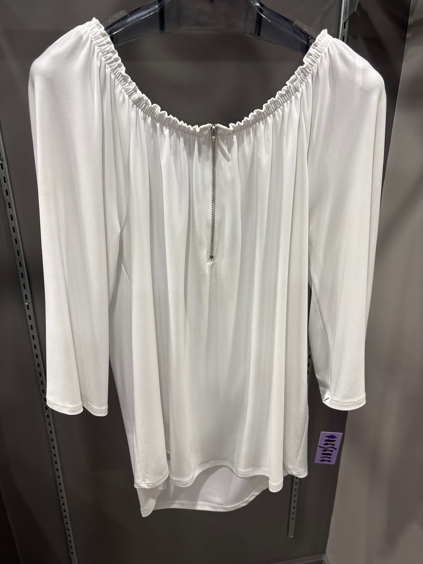 ZIPPERED WHITE TOP