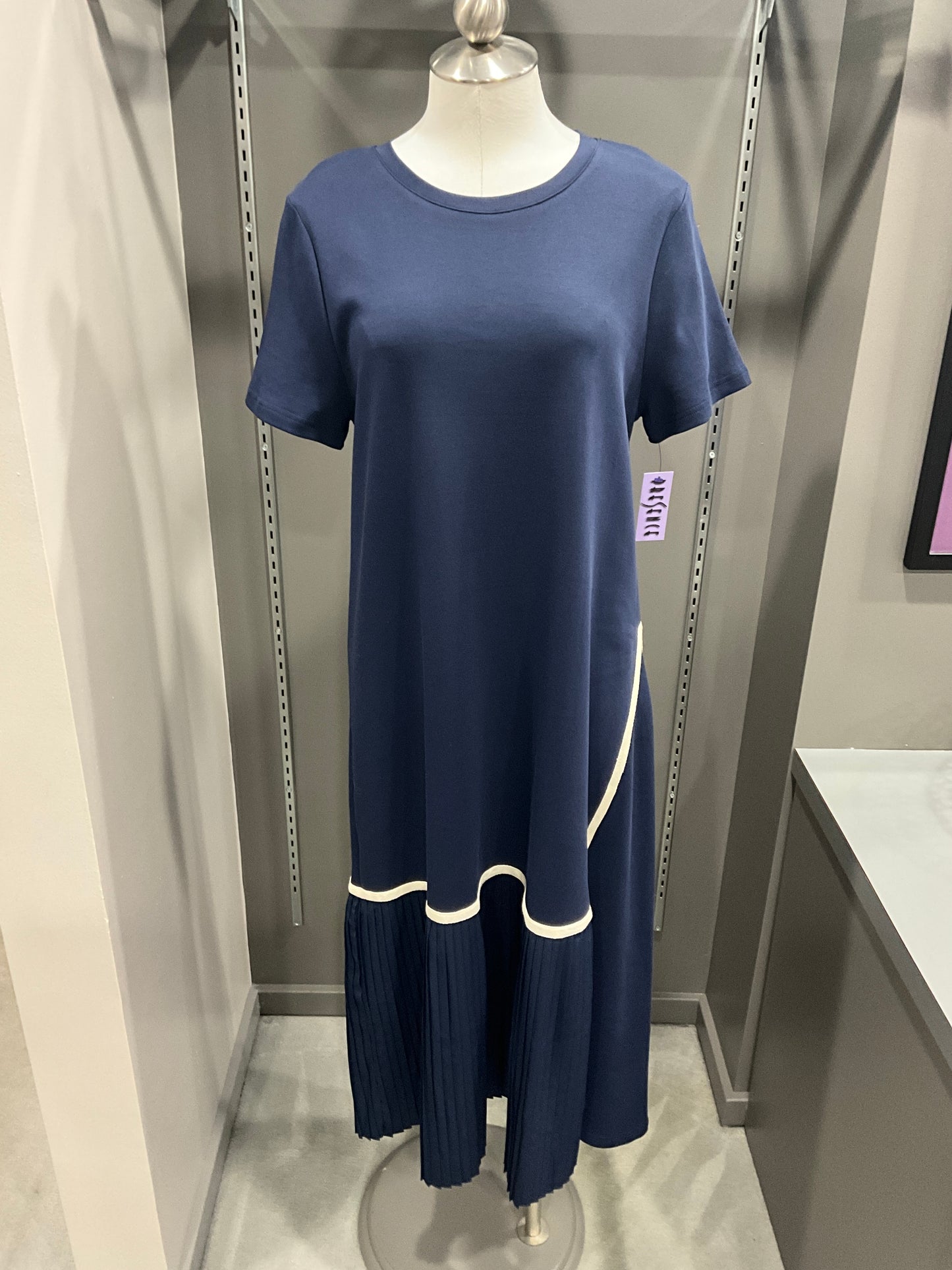 PLEATED SPORTY DRESS