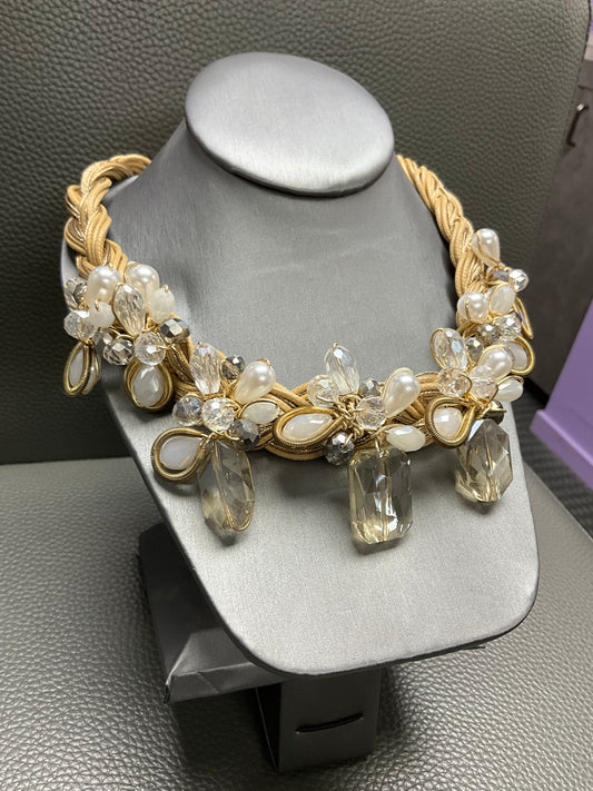 BEIGE CRYSTAL NECKLACE