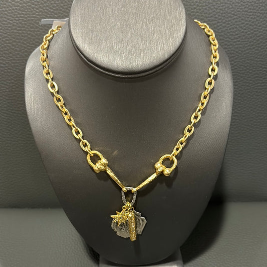 LAYERED PENDANTS NECKLACE