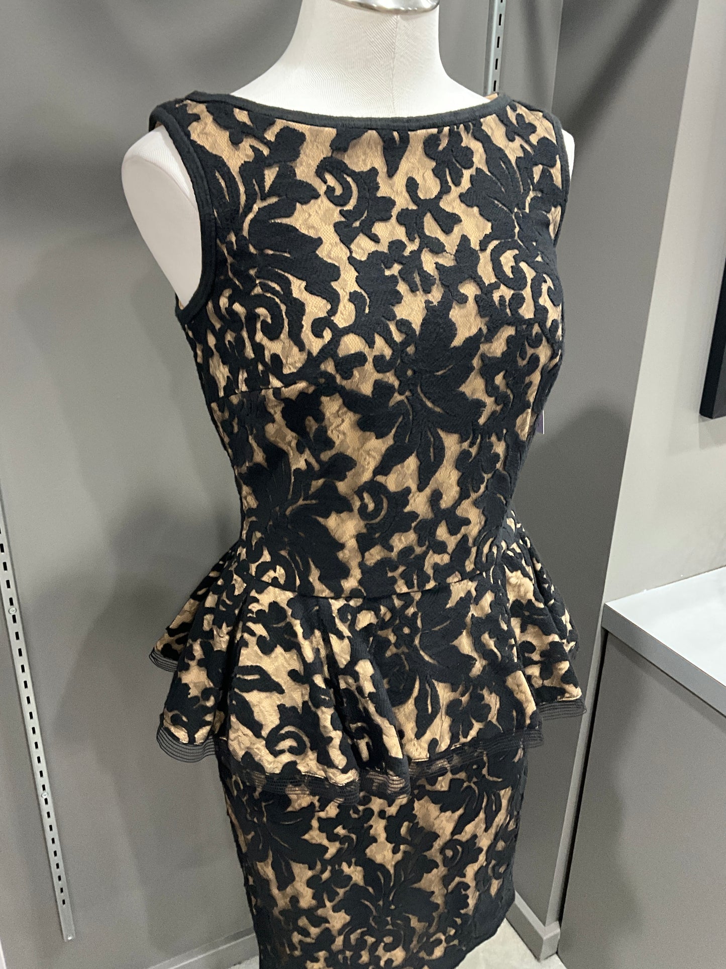LACE PEPLUM DRESS