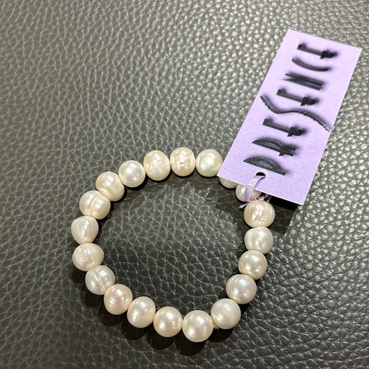WHITE PEARL BRACELET