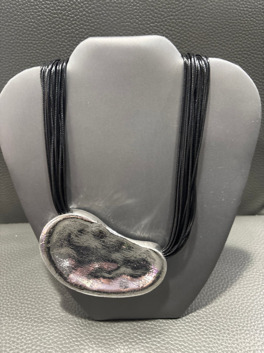 BEAN NECKLACE