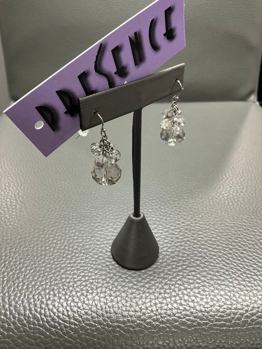 CRYSTAL DROP EARRING