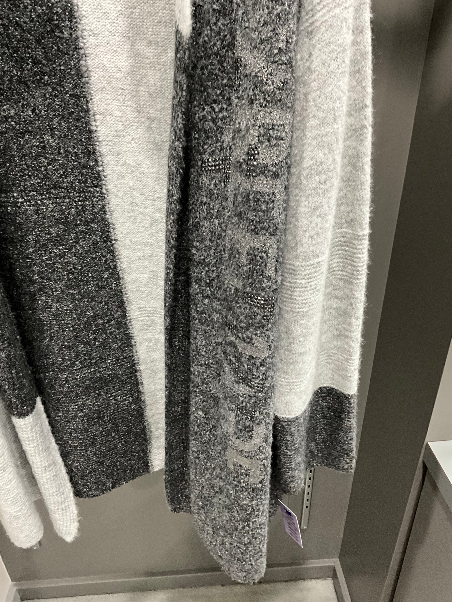 COLORBLOCKED FLYAWAY