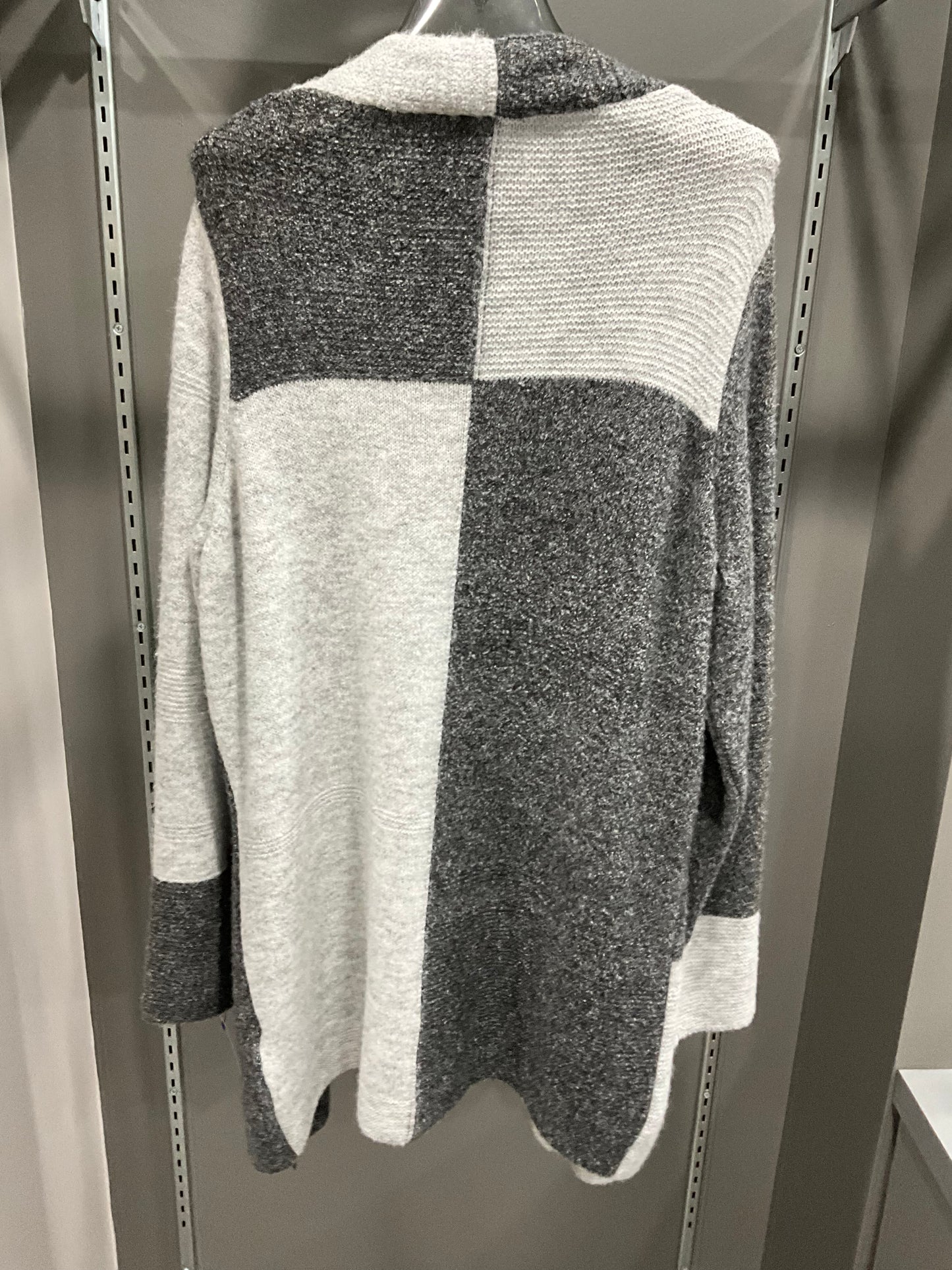 COLORBLOCKED FLYAWAY