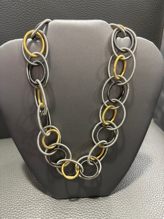 CHUNKY LINK PIANO WIRE NECKLACE