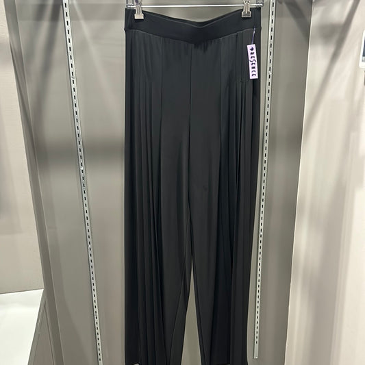 PLEATED BLACK PULL ON PANT