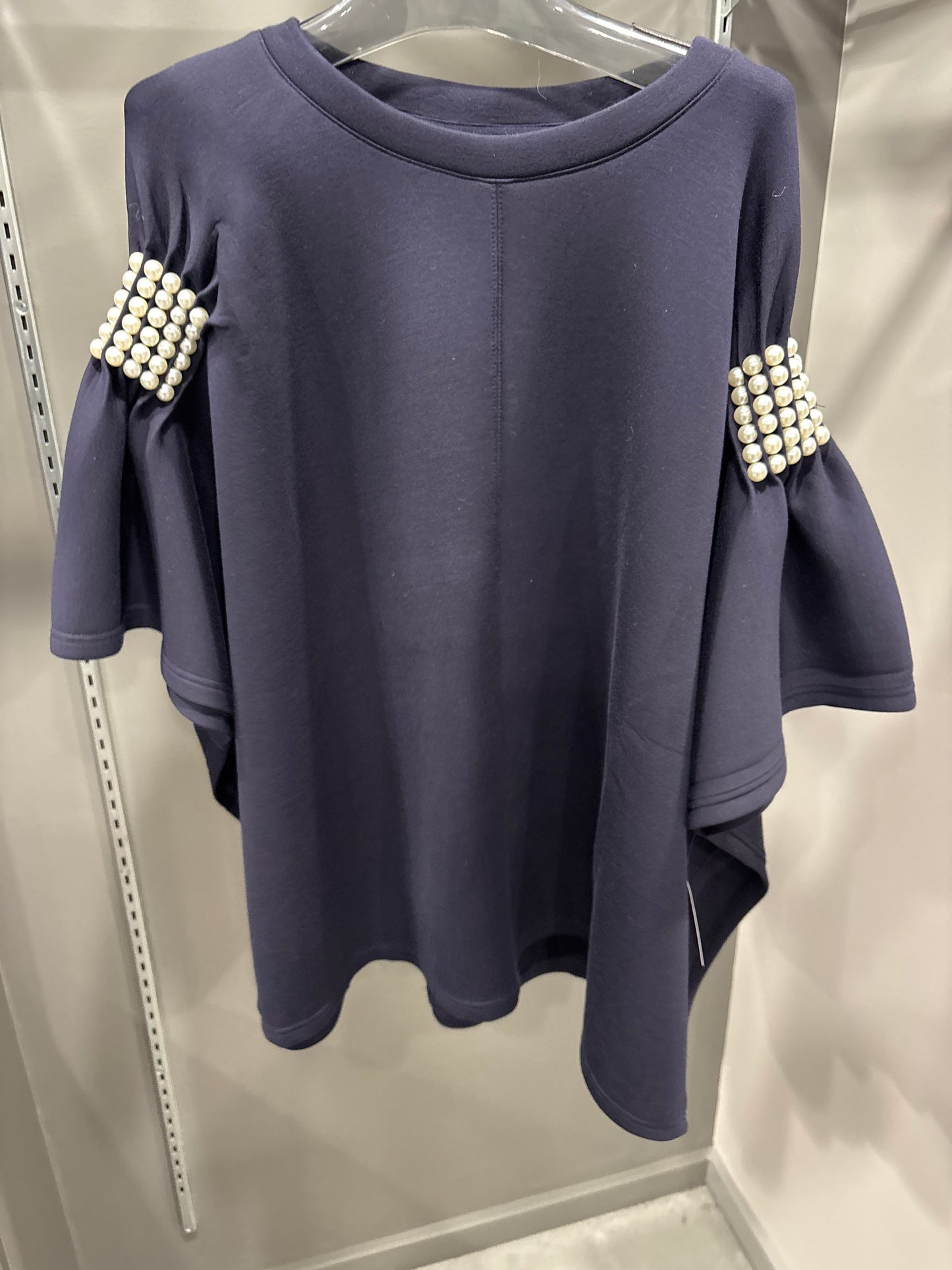 PEARL SLEEVE NAVY TOP