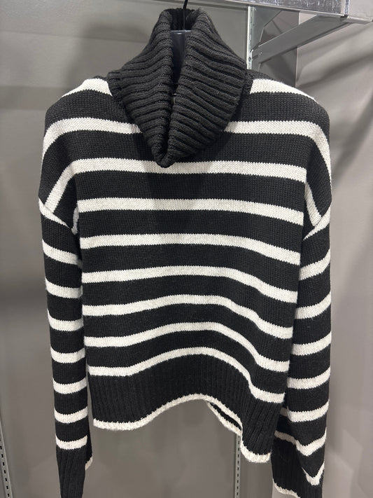 STRIPED MODERN SWEATER