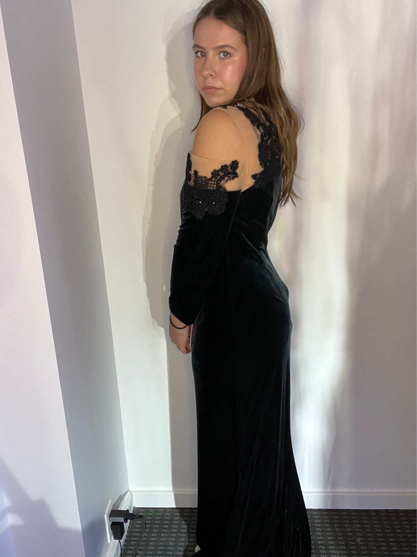 VELVET COLUMN GOWN