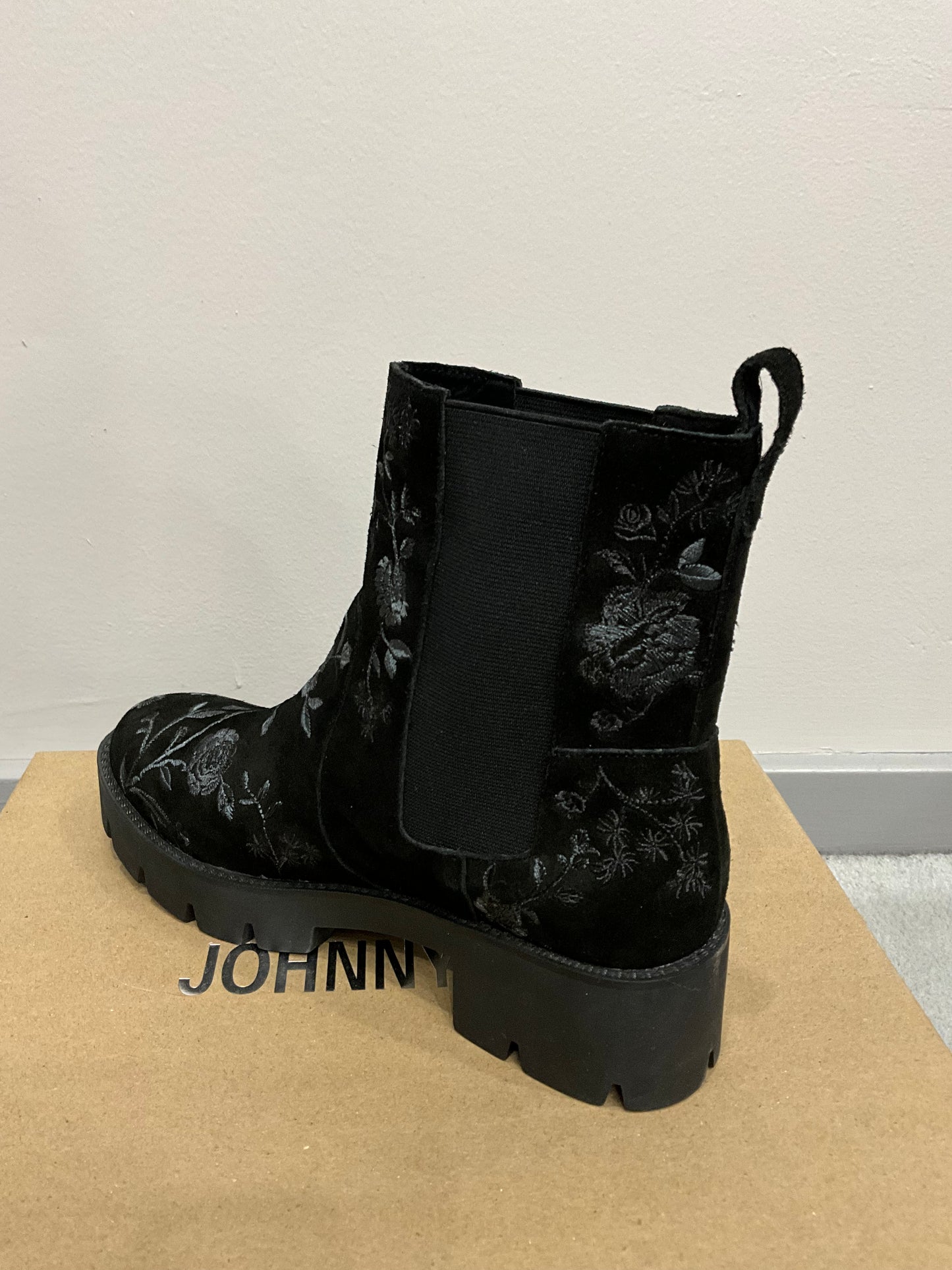 EMBROIDERD LUG BOOT