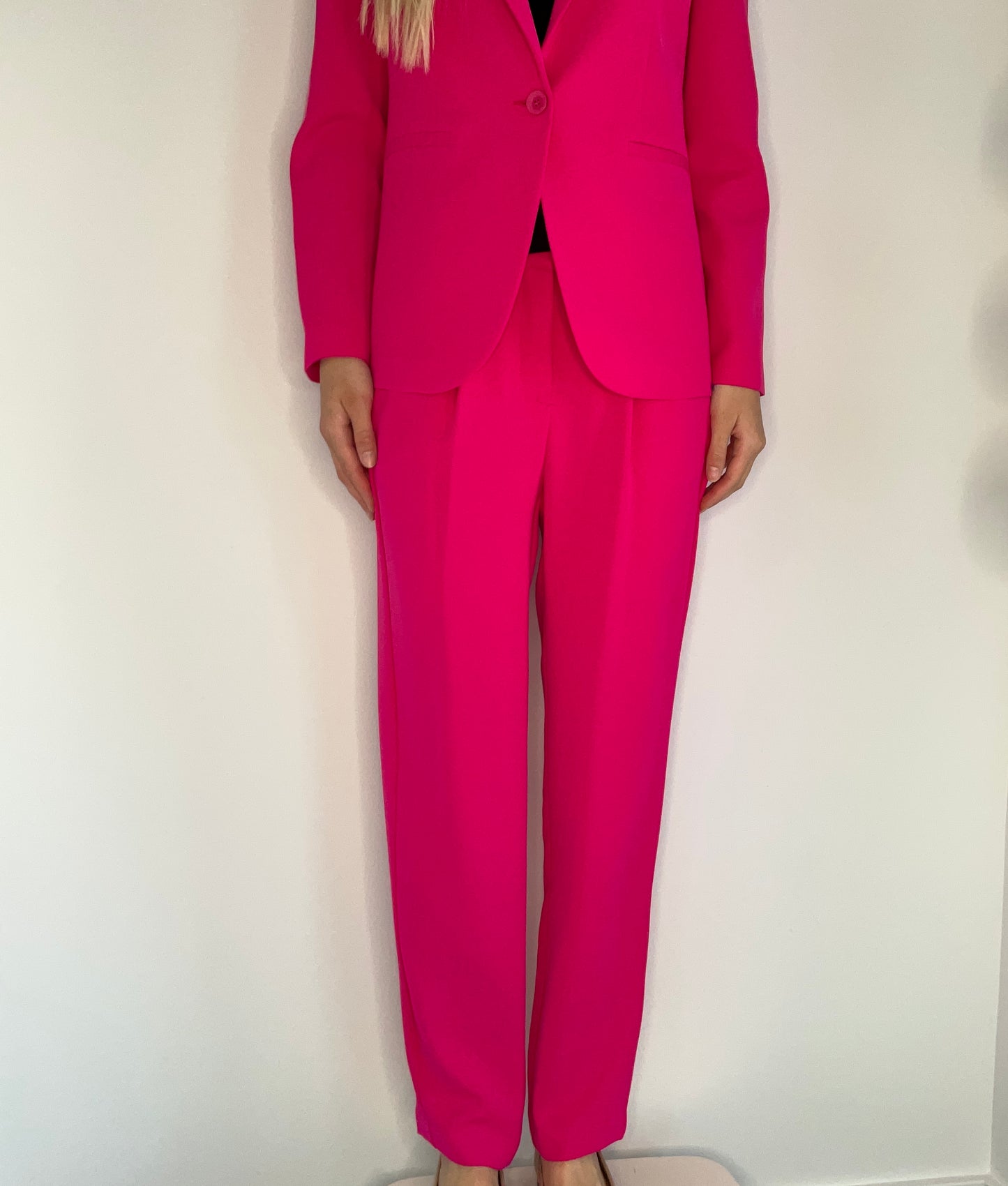 PLEATED HOT PINK SUITING PANT